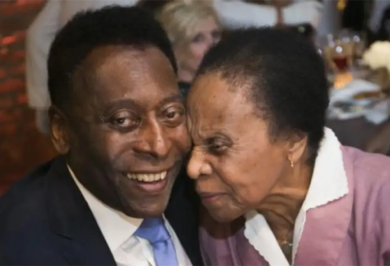 Doña Celeste, madre de Pelé, tiene 100 años y no es consciente del fallecimiento de su hijo