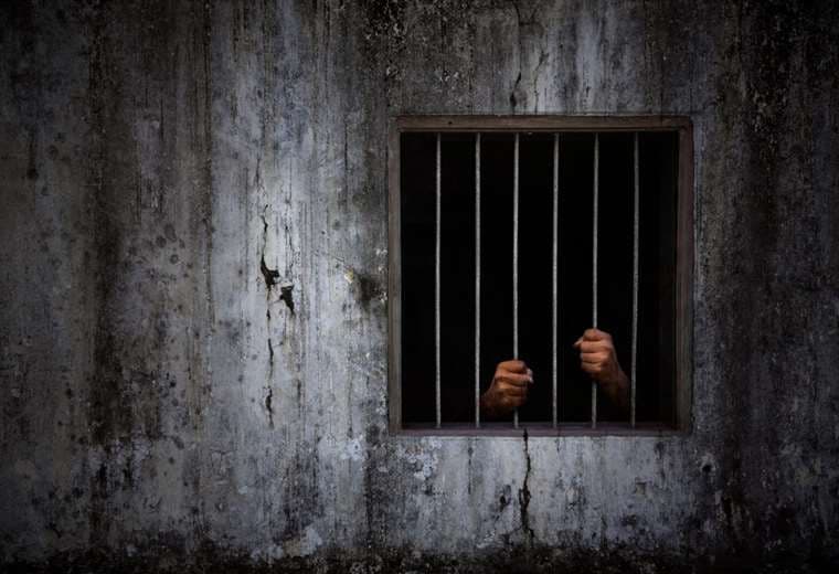 HRW denuncia abusos a gran escala en cárceles de El Salvador