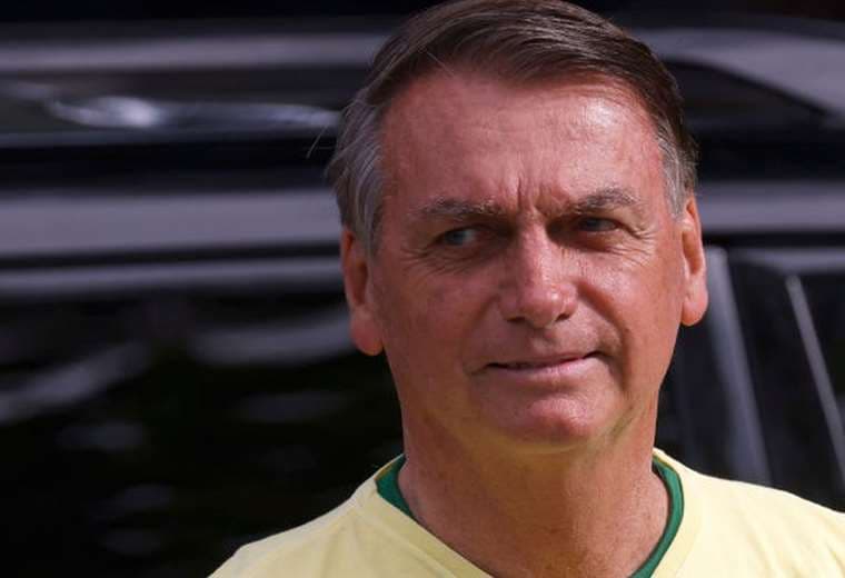 Bolsonaro se desvincula de "los saqueos e invasiones" de sus seguidores en Brasil y rechaza las acusaciones