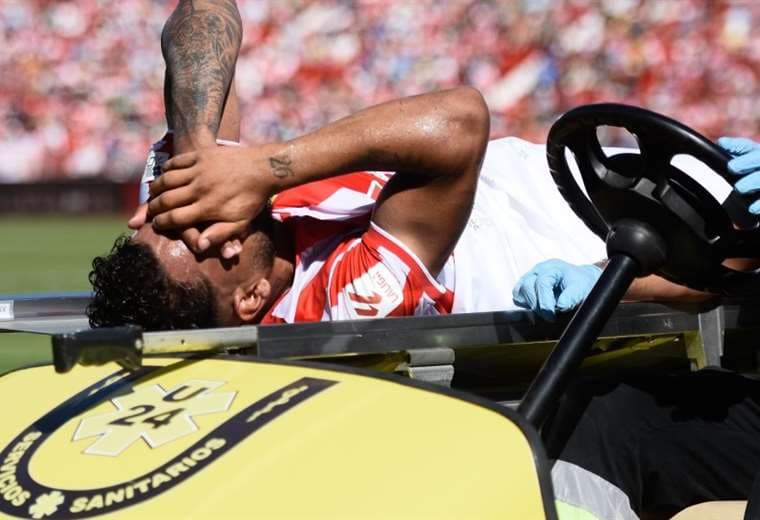 Luis Suárez, del Almería, firmó un triplete en cinco minutos y se lesionó