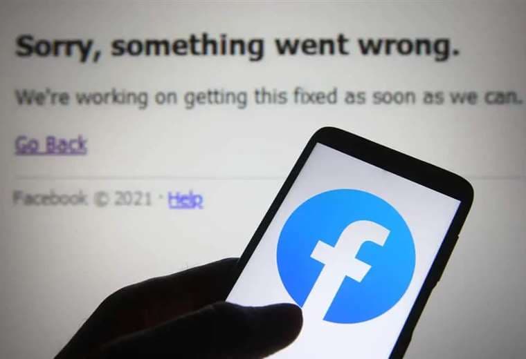 "No eres tú, es el feis": Usuarios reportan fallas en Facebook