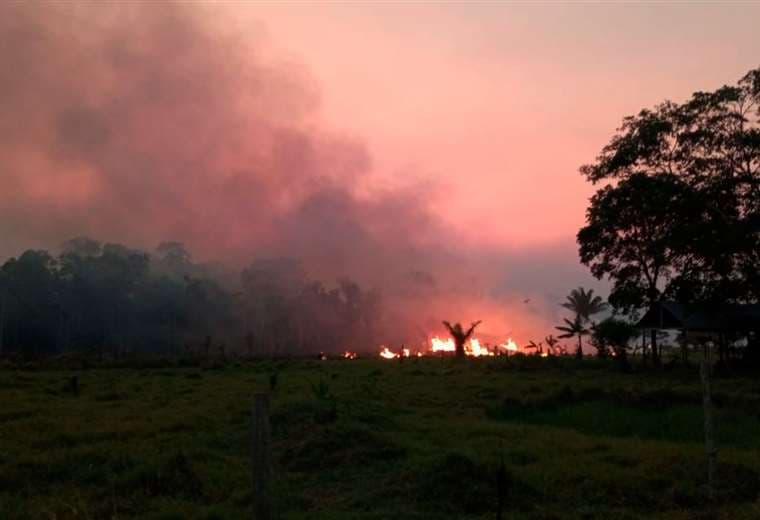 Uno de los incendios en Beni. Foto: APG. 