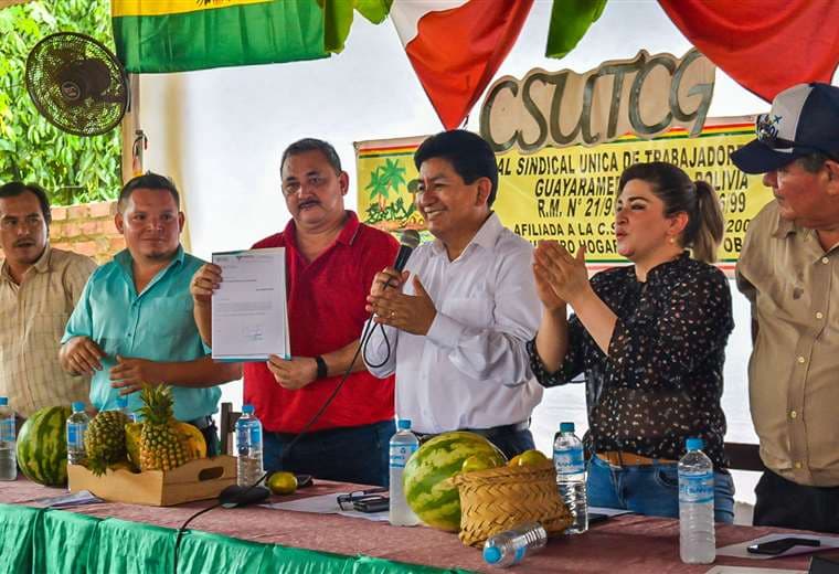 El ministro de Obras Públicas en Guayaramerín