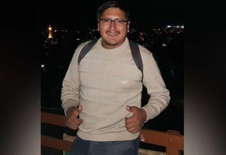 Los restos del policía asesinado en Santa Cruz, llegan a Oruro para su último adiós