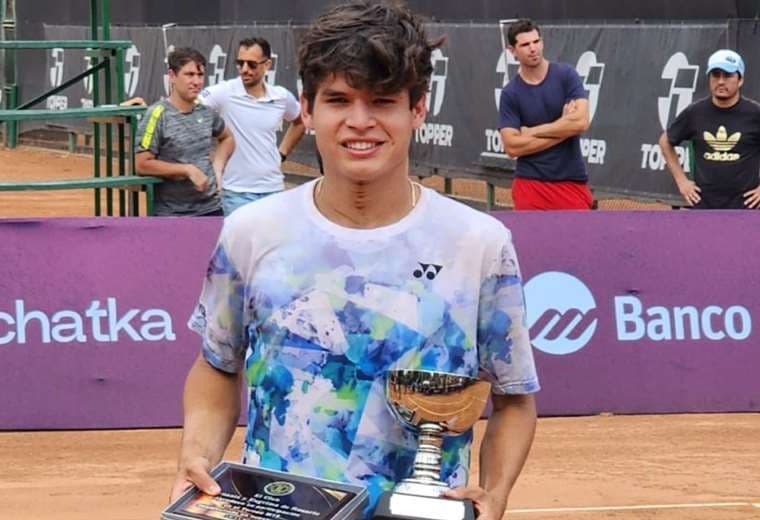 El tenista boliviano Juan Carlos Prado, campeón del Rosario Open