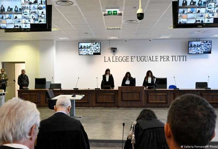 Más de 2.100 años de cárcel suman las condenas en mayor juicio contra mafia de la  'Ndrangheta'