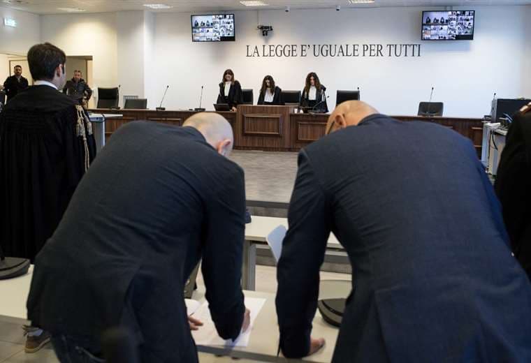 Los magistrados se encuentran durante la lectura del veredicto / Foto: AFP