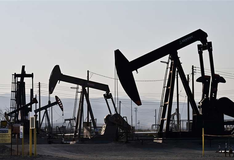 Desacuerdos en la OPEP+ ante la caída de precios del petróleo