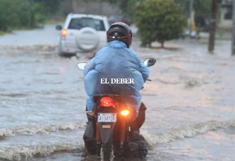 Santa Cruz se despierta bajo el agua: pronostican más lluvia para el resto del domingo