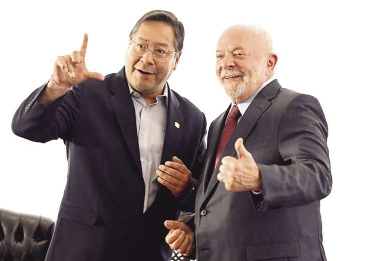 Luis Arce y Lula da Silva. Foto: AFP