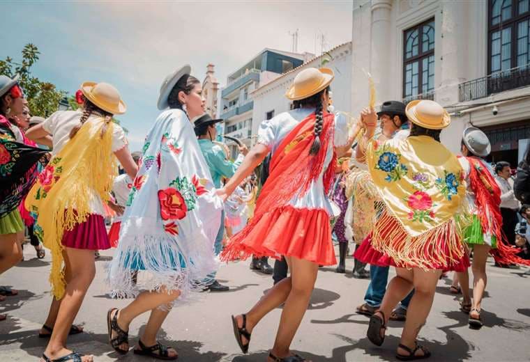 Tarija promociona el carnaval chapaco en el norte argentino