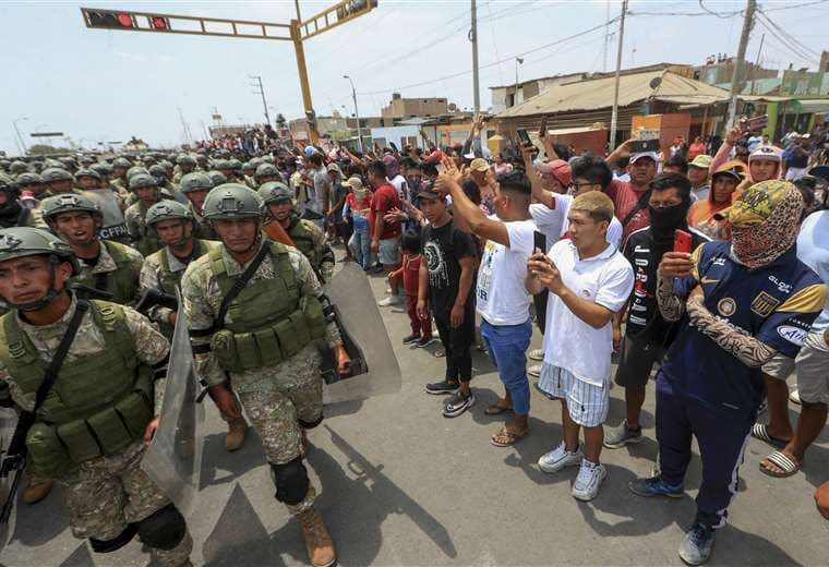 El Congreso mantiene suspenso para adelantar comicios en Perú