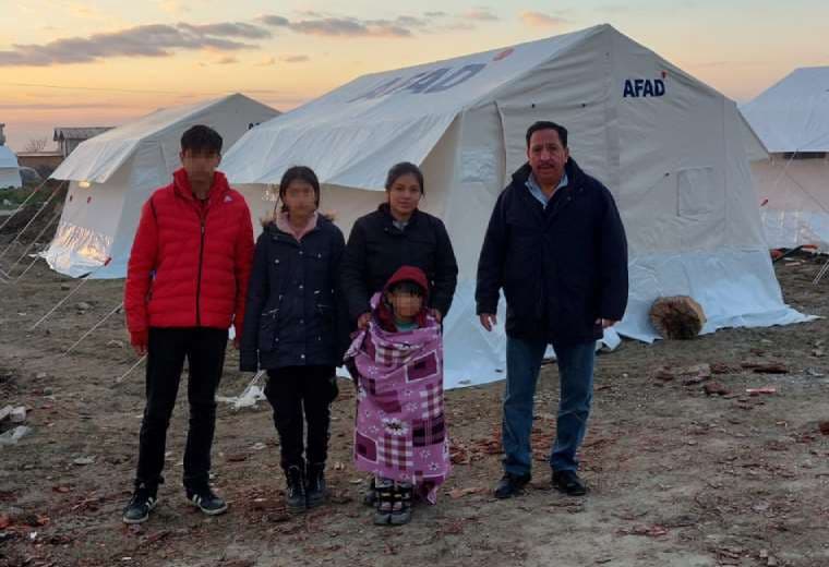 Familia boliviana en Turquía/Foto: Cancillería Bolivia