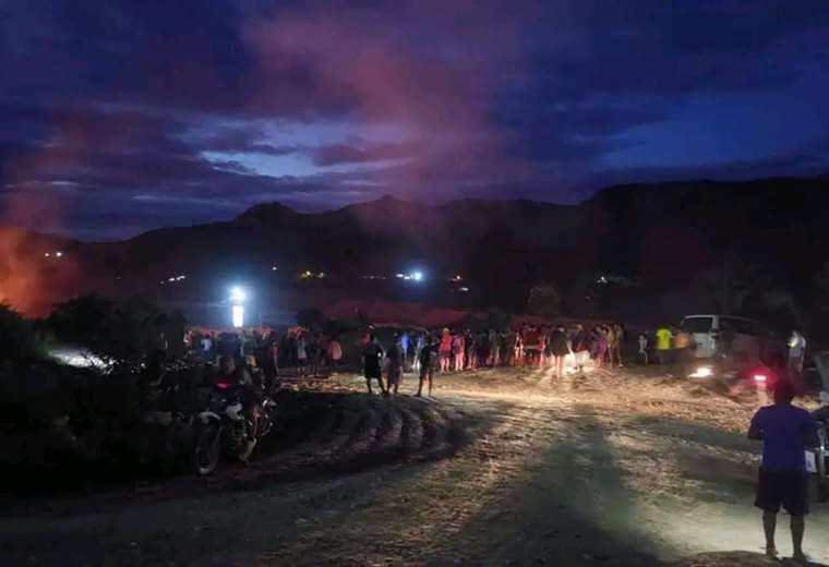 Enfrentamiento entre mineros sobre el río Merke/ Foto: Redes Sociales