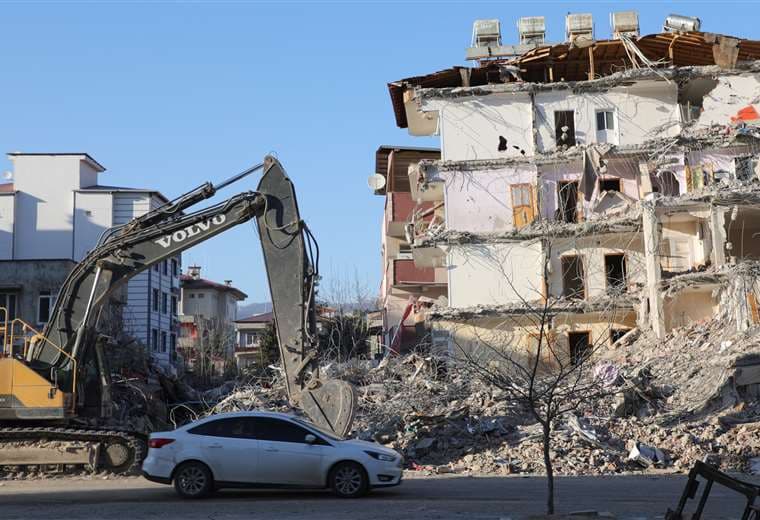Uno de los edificios colapsados por el terremoto en Turquía /Foto: AFP
