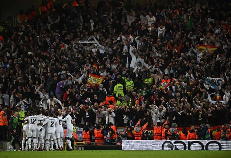 Festejo del Real Madrid en uno de los tantos de la goleada. AFP