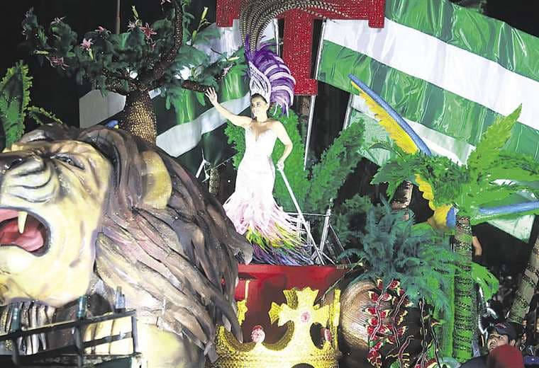 A pesar del auspicio cero y el tema político, este año hubo Carnaval cruceño