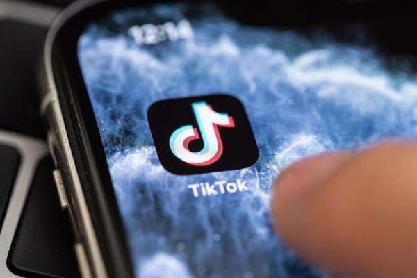 Comisión Europea pide suspender aplicación TikTok hasta 15 de marzo