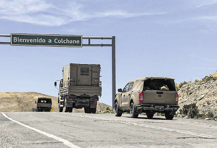 Chile militariza fronteras con Perú y Bolivia para frenar migración