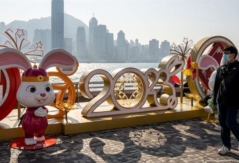 Hong Kong pone fin al uso obligado de la mascarilla