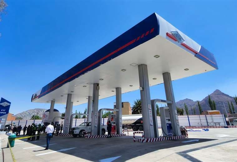 Asosur prevé que la provisión de gasolina especial por parte de YPFB se normalice desde el lunes