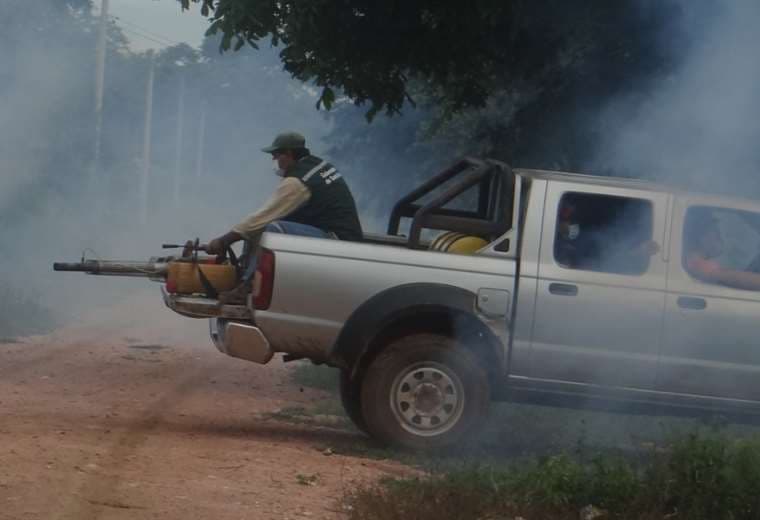 Fumigación contra el dengue en El Puente /Foto Gobernación de Santa Cruz 