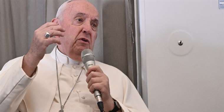 El papa denuncia la desinformación y la califica de "primer pecado del periodismo"