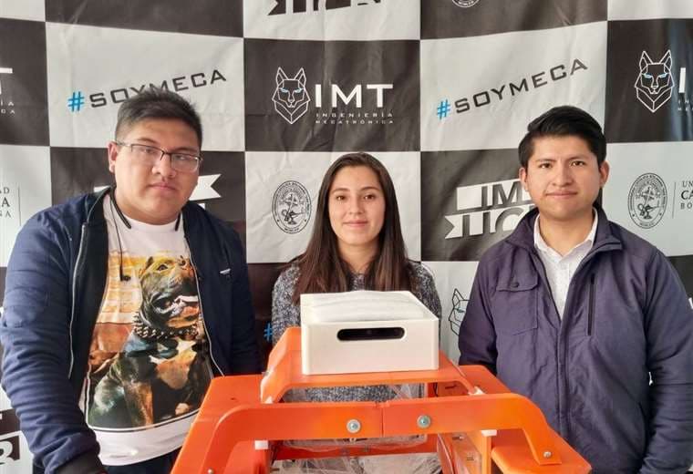 Equipo boliviano gana concurso internacional con un robot que combate plagas en lagunas