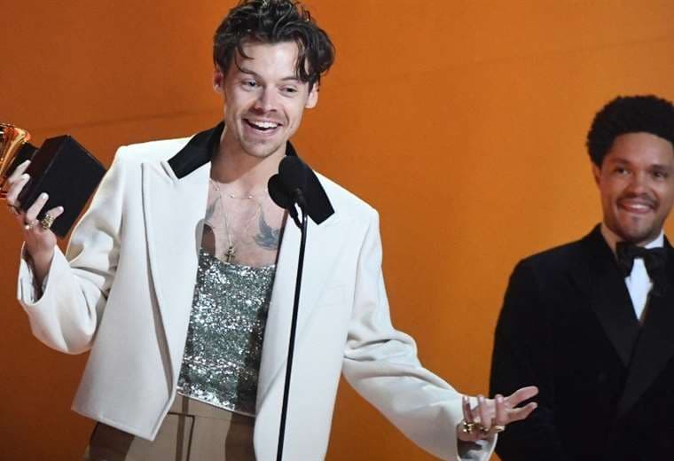 Harry Styles feliz y sorprendido por ganar el  Álbum del año  en los Grammy 2023