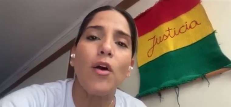 Carolina Ribera Áñez, hija de Jeanine Áñez desafió a la fiscalía