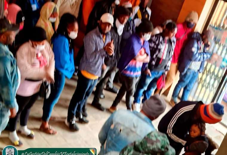 Aprehenden a dos personas por el tráfico de 26 migrantes haitianos en El Alto 