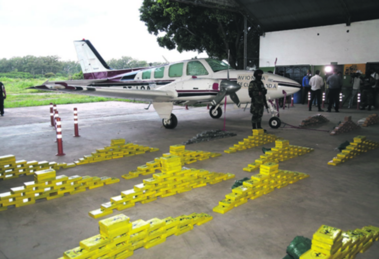 Avión Beechcraft fue usado por redes de narcos y allanan otra casa de pilotos presos en Paraguay
