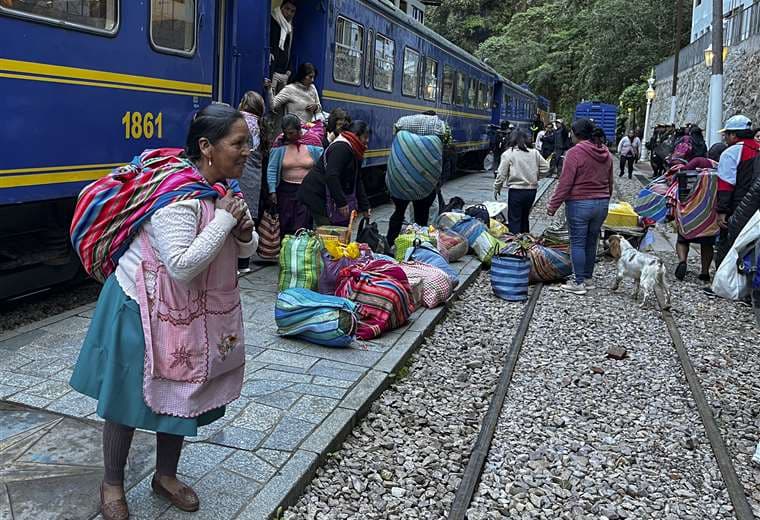 Perú reactiva servicio de trenes a Machu Picchu para población local