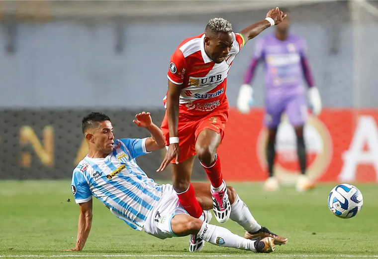 Marc Enoumba, defensor de Always Ready: "Quedar fuera de la Copa Libertadores sería un fracaso"
