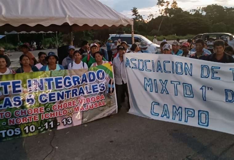Comunarios del Norte Integrado bloquean Yapacaní/Foto: Soledad Prado
