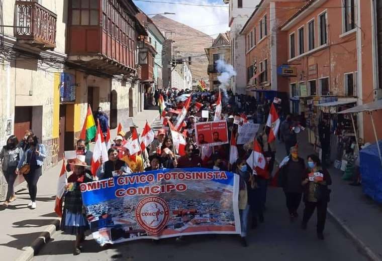 Una pasada movilización de los cívicos de Potosí. Foto: Comcipo.