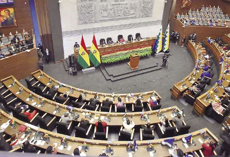 Primera sesión de la Asamblea Legislativa presidida por Choquehuanca