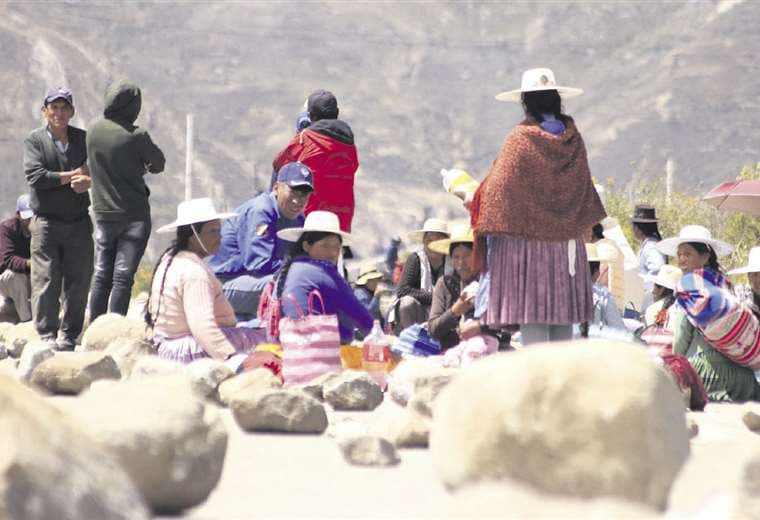Afines a Evo Morales exigen obras para sus regiones y Comcipo inicia un paro de 72 horas