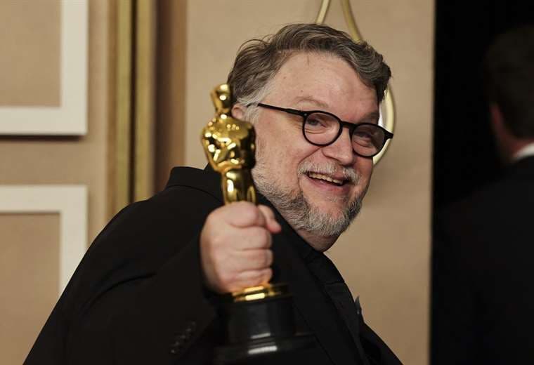 Guillermo del Toro expone caso de racismo tras ganar el Óscar