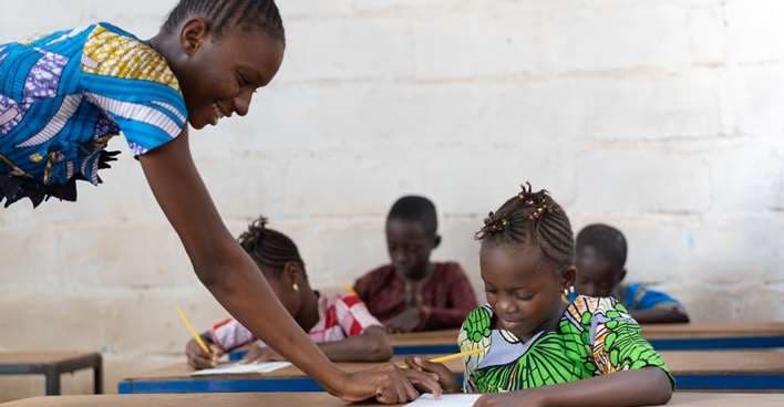 Uganda fortalece su educación con un nuevo sistema de gestión en aula. Unesco