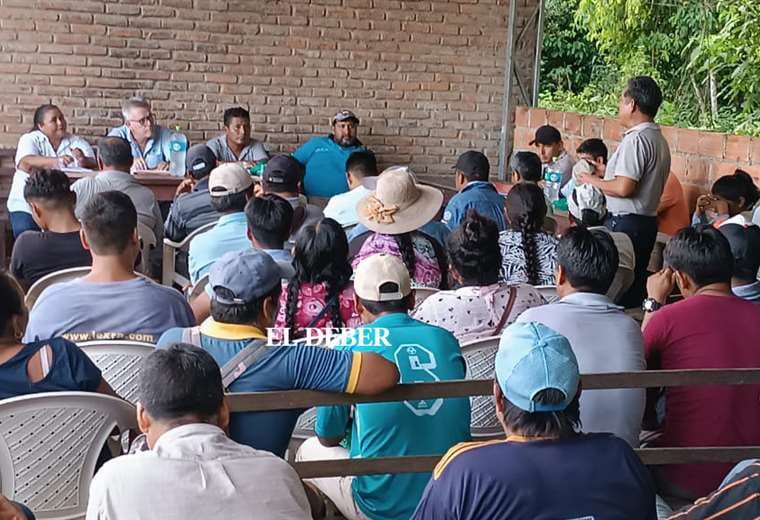 Gobernación aprueba proyecto de priorización para la construcción de 30 km en Yapacaní y movilizados dan cuarto intermedio al bloqueo