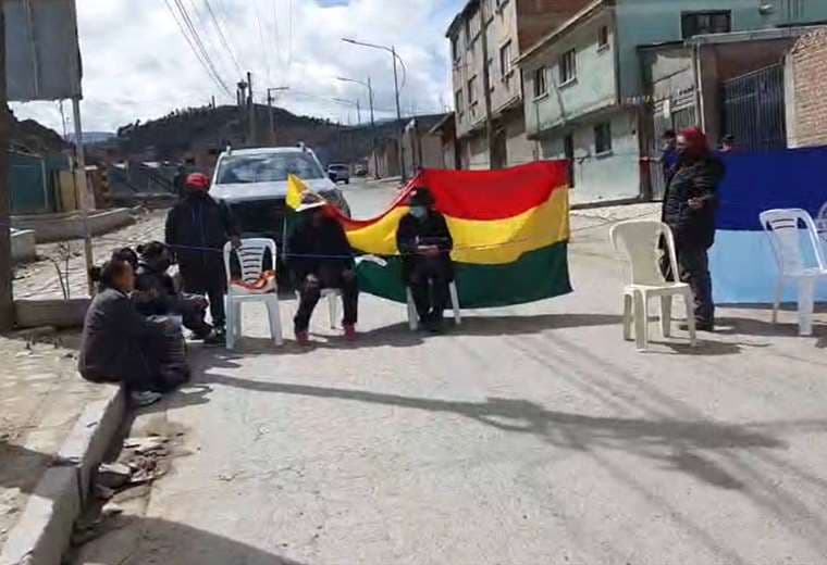 Uno de los puntos de bloqueo en el tercer día del paro de 72 horas en Potosí. Foto: Radio 