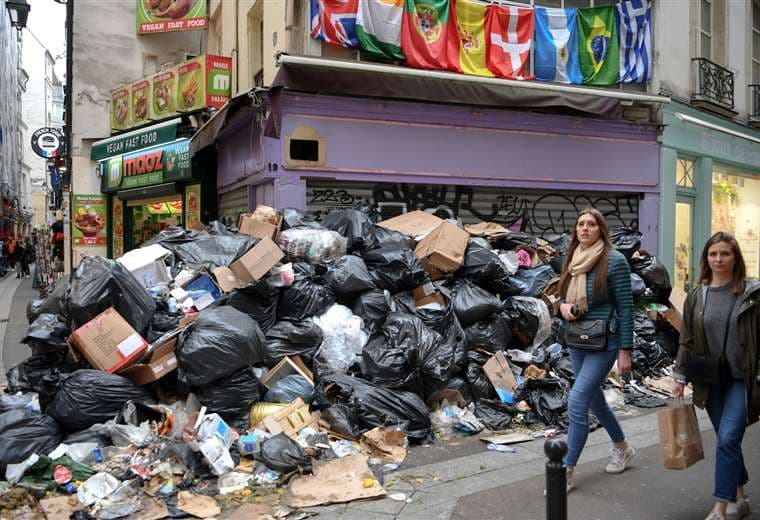 Basura acumulada en París /Foto: AFP