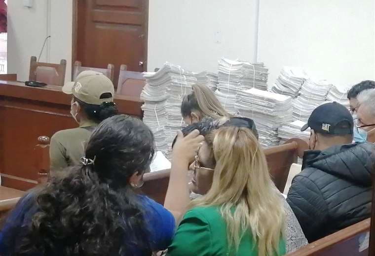 Justicia ordena detención domiciliaria para excandidata a Miss Cochabamba que implicaron en un atraco