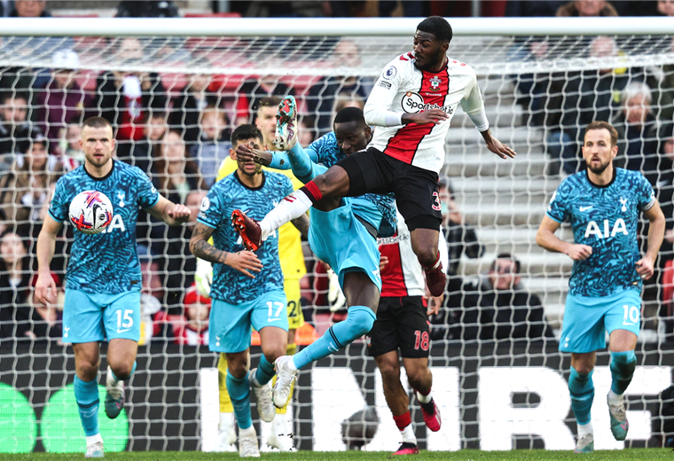 Tottenham igualó ante Southampton 3-3. Foto. AFP