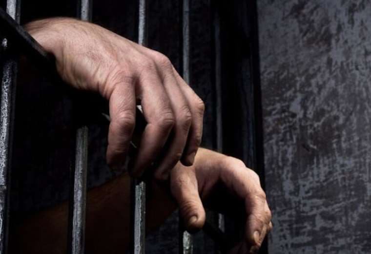 Tres ‘evistas’ son enviados a prisión por golpiza a diputado