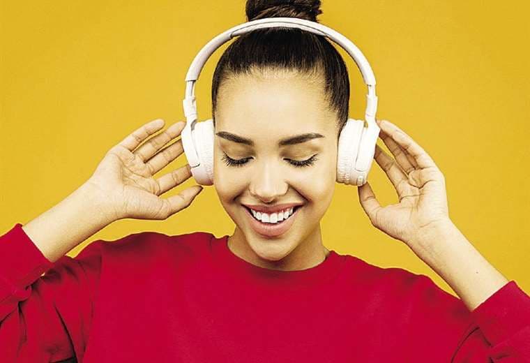¿Cómo cuidar los oídos? audífonos, higiene y otros factores