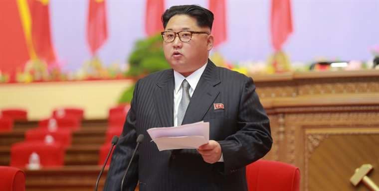 Dirigente norcoreano Kim dirigió una simulación de "contraataque nuclear"