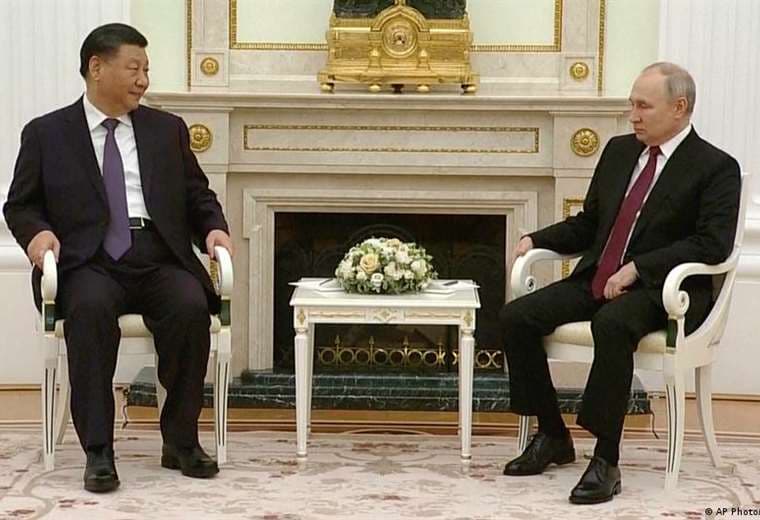 Putin dice estar "dispuesto" a discutir el plan chino de paz en Ucrania