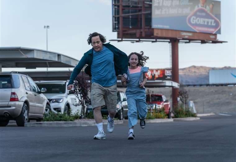 Rob Schneider trabaja con su pequeña hija en la comedia familiar ¡Qué viaje con papá!